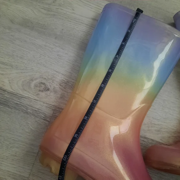 Girls Rainbow Gradient Rain Boots - Picture 8 of 9